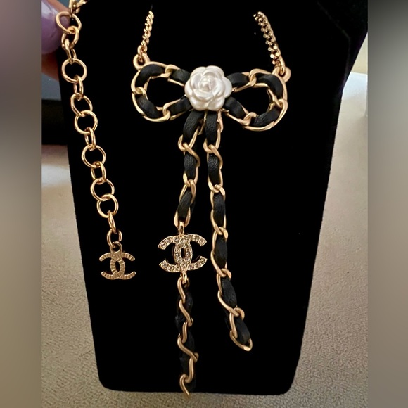 CHANEL Jewelry - 🔥Rare🔥Chain CC Bow Necklace Black Lambskin/Gold